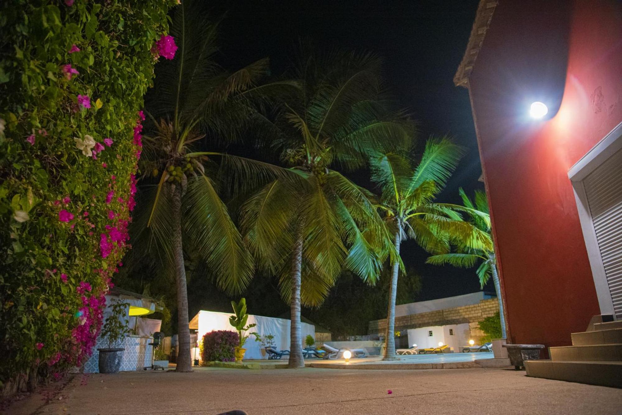 Chambres D'Hotes Villa Luciana Saly Zimmer foto
