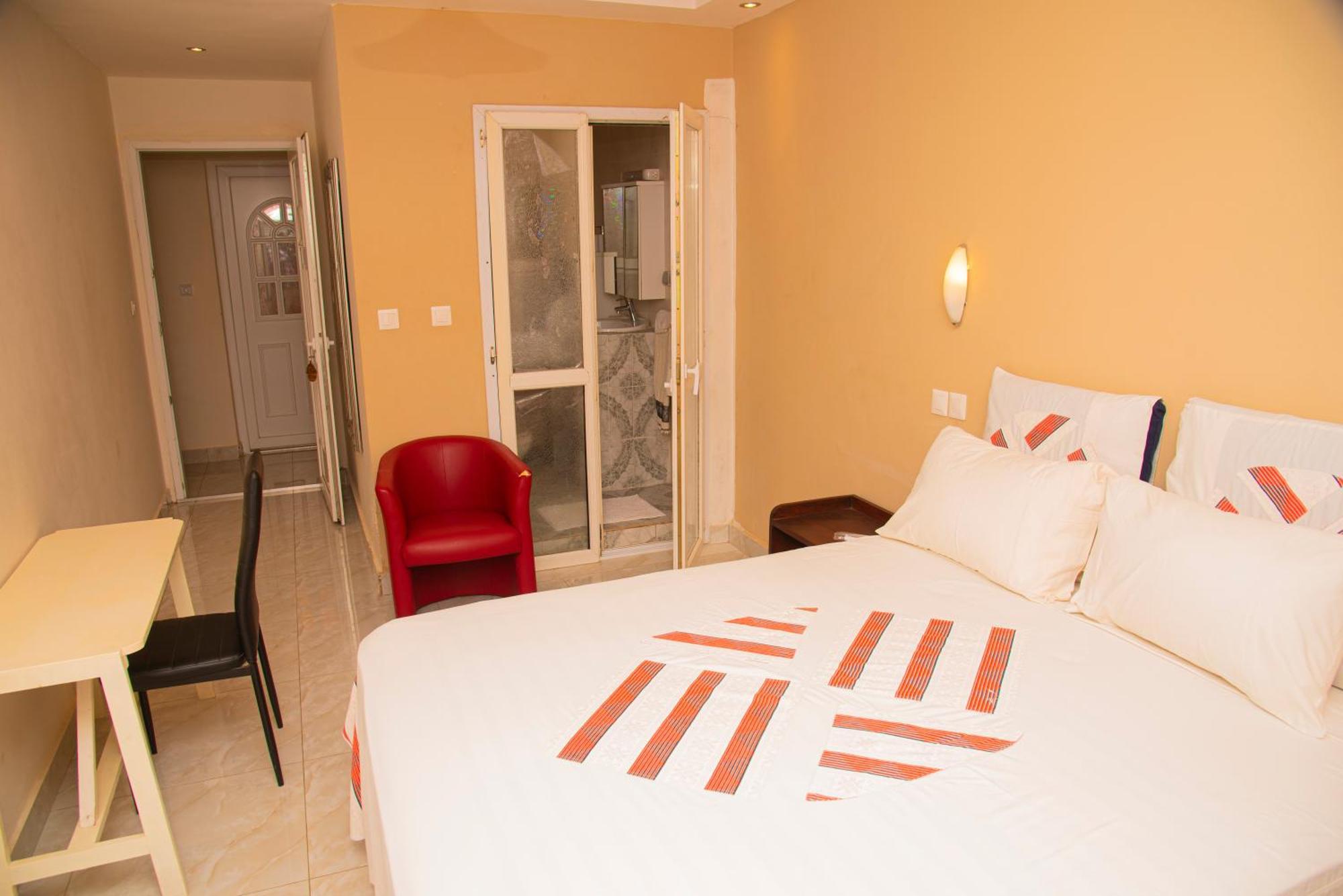 Chambres D'Hotes Villa Luciana Saly Exterior foto
